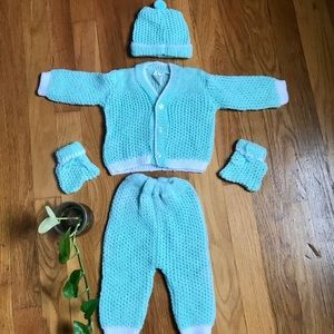 NWOT Tuti Fruiti Aqua Green Unisex Baby Outfit